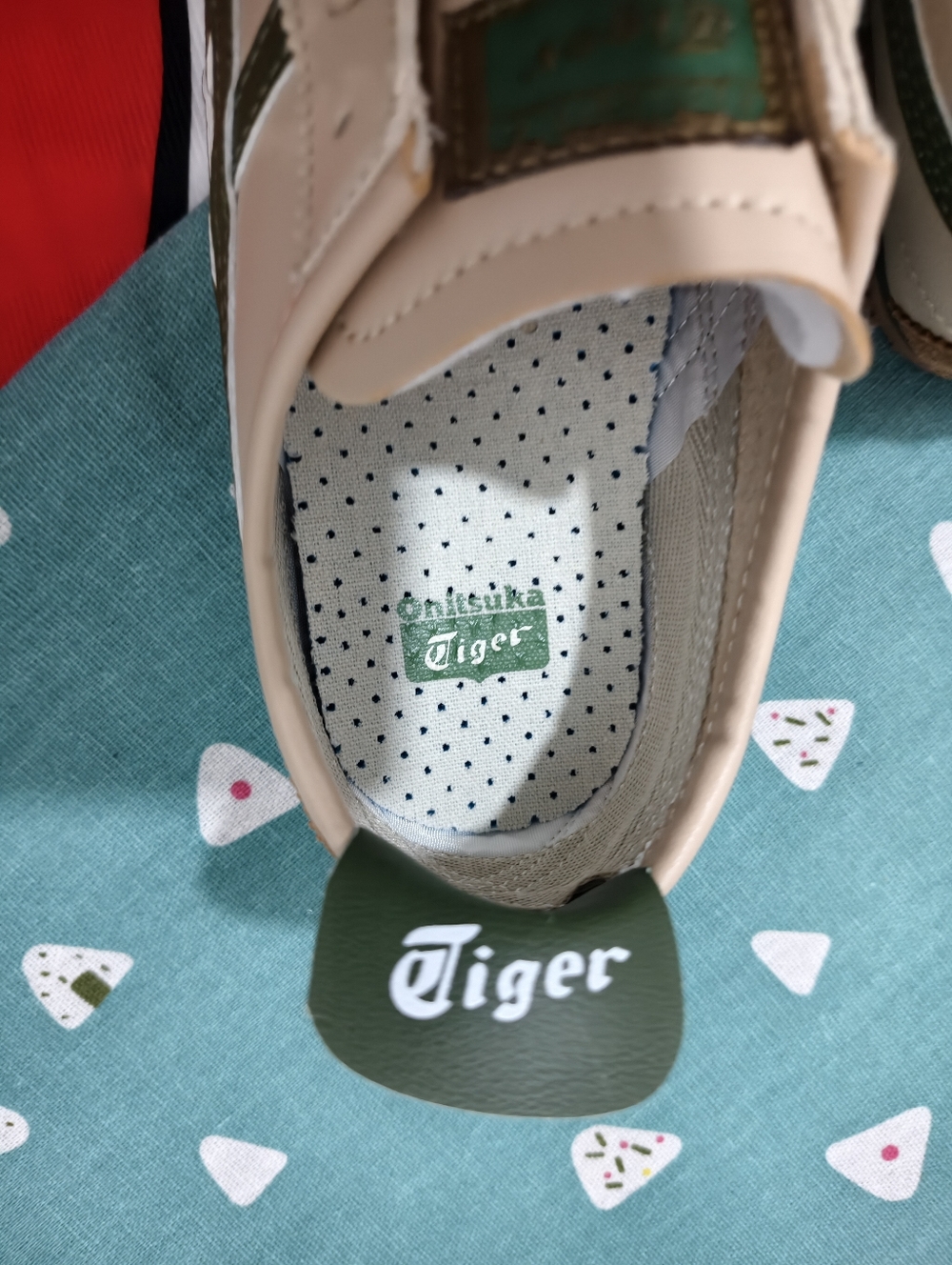 NEW Onitsuka Tiger Tokuten Beige Green Men’s Shoes - Picture 6 of 7